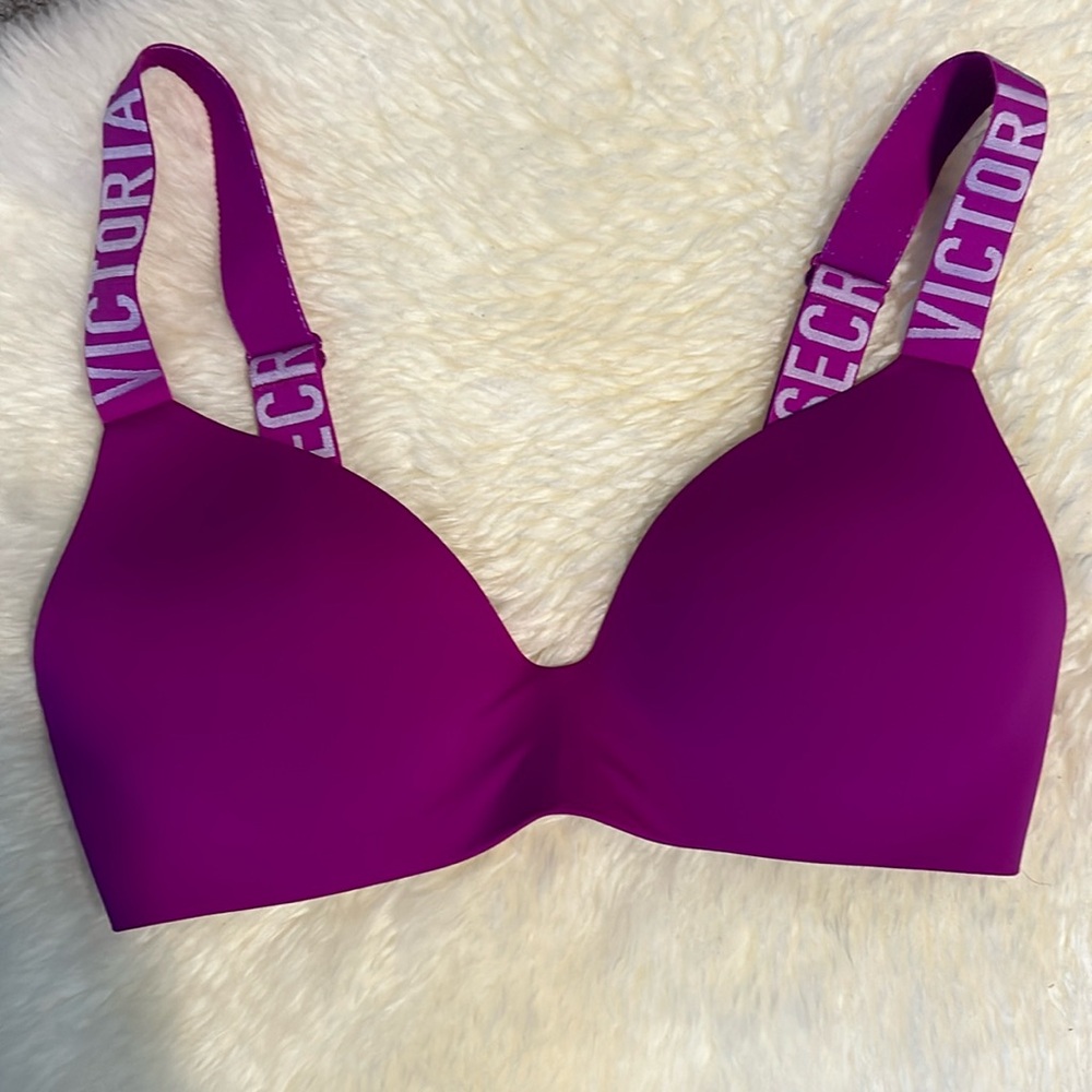Victoria’s Secret Wireless T-Shirt Bra 34D